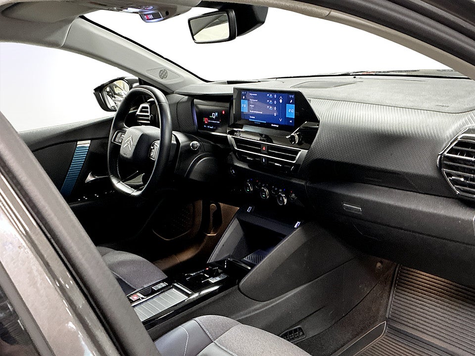Bild på Citroën e-C4 Shine 50kWh 136hk Aut B-KAMERA CARPLAY