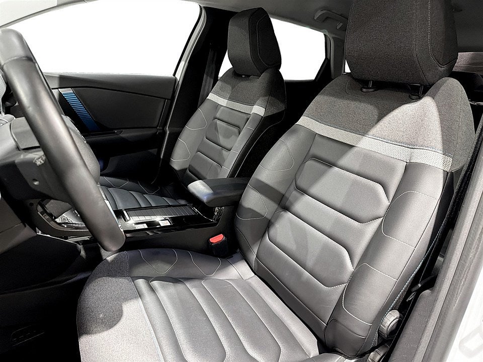Bild på Citroën e-C4 Shine 50kWh 136hk Aut - B-KAMERA,VÄRMARE,NAV