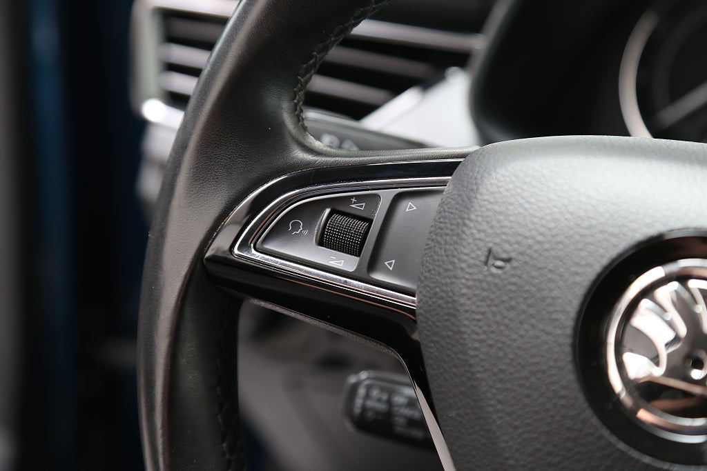 Skoda Kamiq 1,0 TSI Ambition 115hk Kamera CarPlay Drag 2020