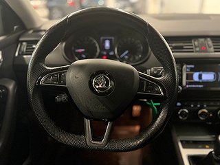 Skoda Octavia Kombi 2.0 4x4 150hk Dvärm Bkam Drag Canton SoV