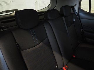 Halvkombi Nissan Leaf 13 av 23