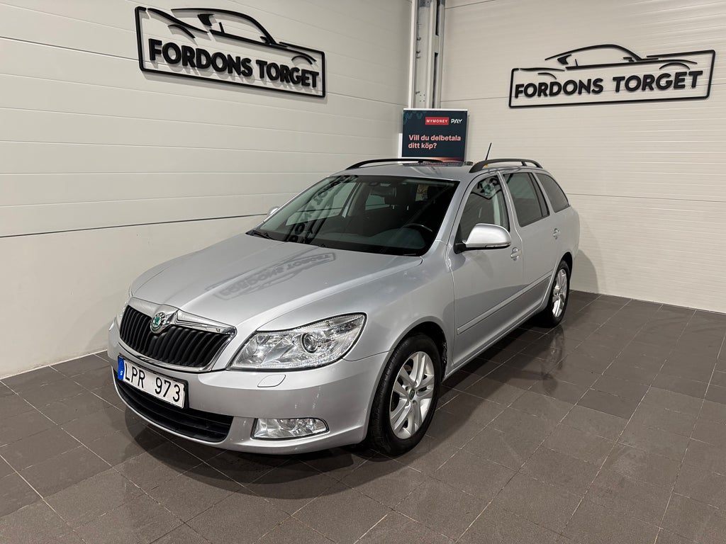Skoda Octavia Kombi 1.6 TDI Elegance 1-Ägare Drag Nybesikt
