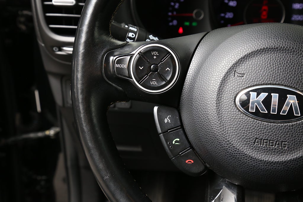 Kia Soul 1,6 CRDi 136hk GLS Aut Kamera Motorv Dragkrok 2016