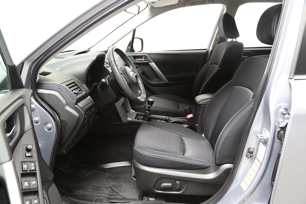 Subaru Forester 2,0D 147hk XS 4WD 1ägare Extraljus P-Värmare 2014