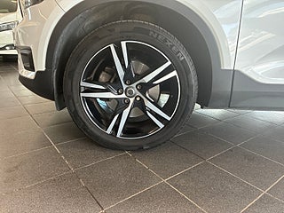 Volvo XC40 T4 AWD R-Design S&V-hjul/Drag/Kamera/Navi/Pvärm/ – bild 23
