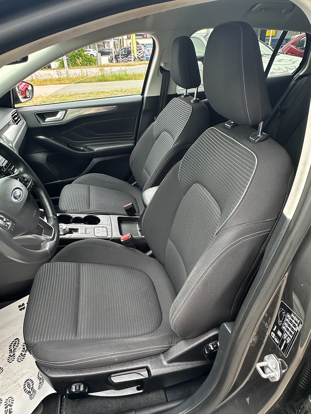 Ford Focus Kombi 1.0 EcoBoost Titanium Launch