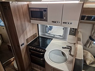 Husbil-halvintegrerad Swift Toscane 794 EQ 11 av 17