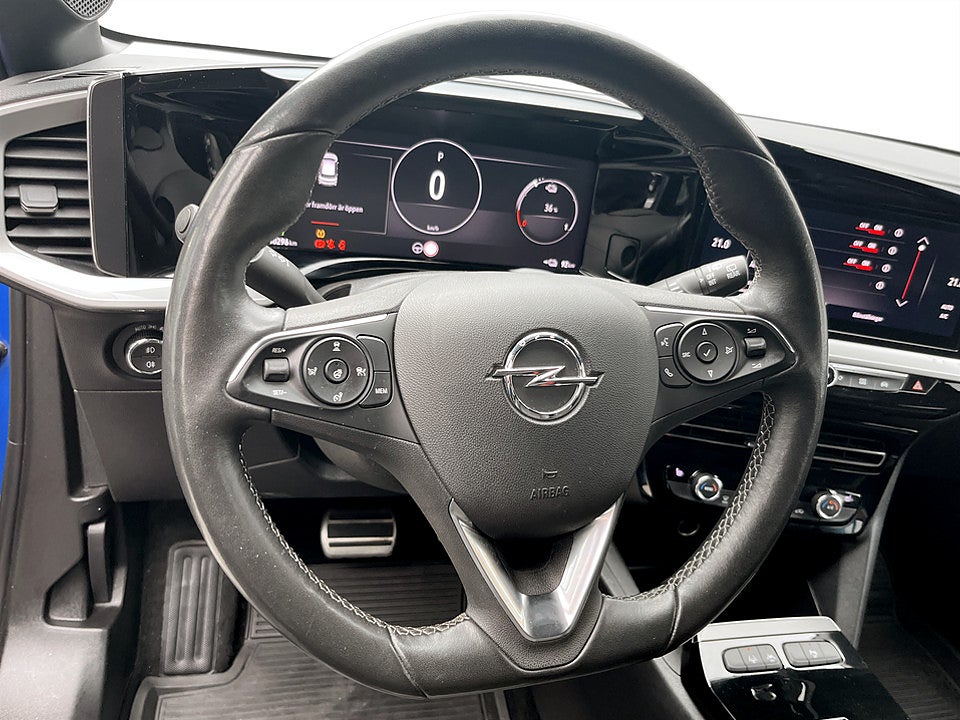 Bild på Opel Mokka-e Ultimate 50kWh 136hk Aut B-KAMERA CARPLAY 