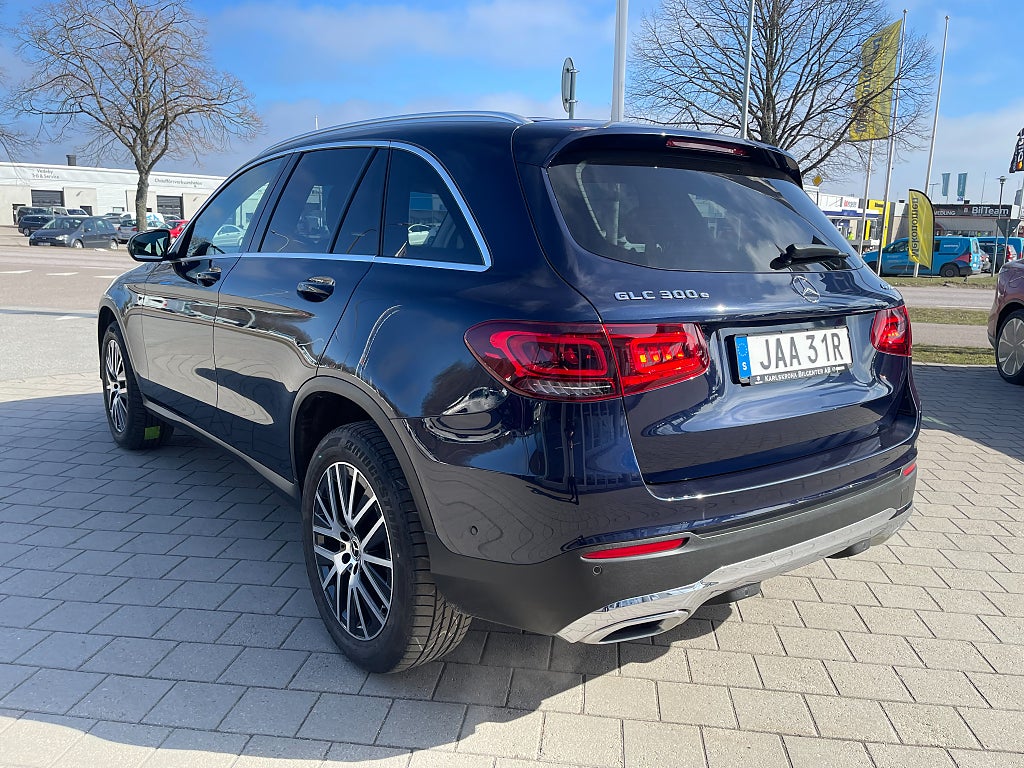 Mercedes-Benz GLC 300 e 4MATIC 9G-Tronic Base 320 hk