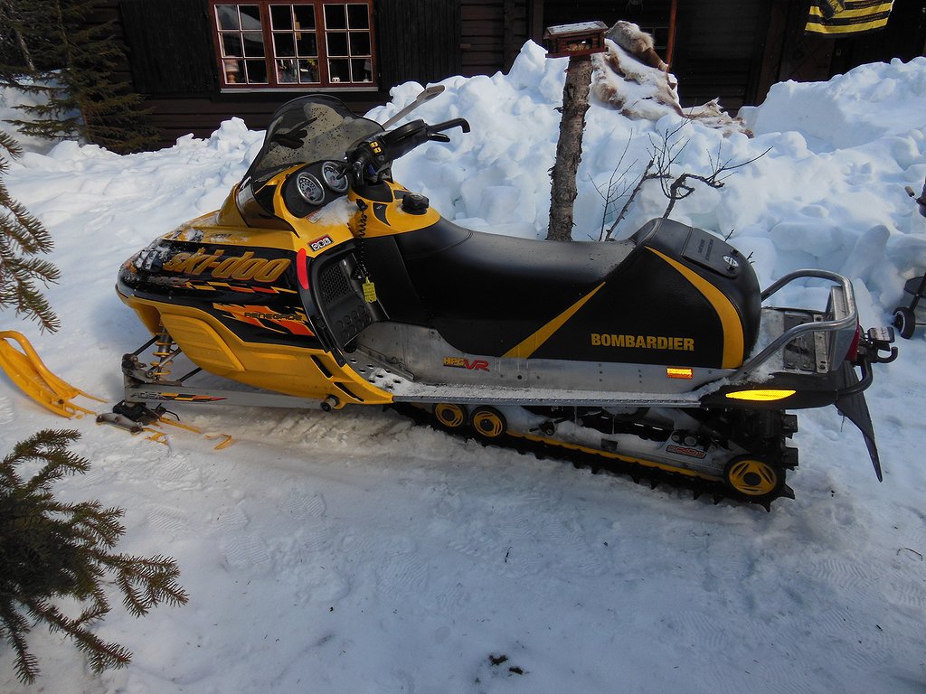 Ski-Doo renegade 800 