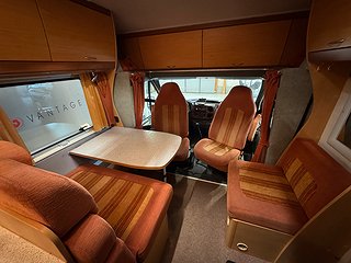 Husbil-halvintegrerad Eura Mobil P672 SB 14 av 18