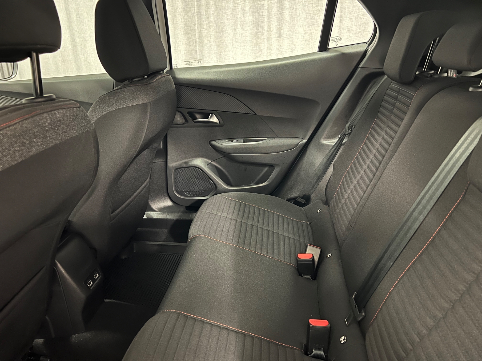 Peugeot 2008 ACTIVE PACK PT 130 AUT 2022, bild 5/10