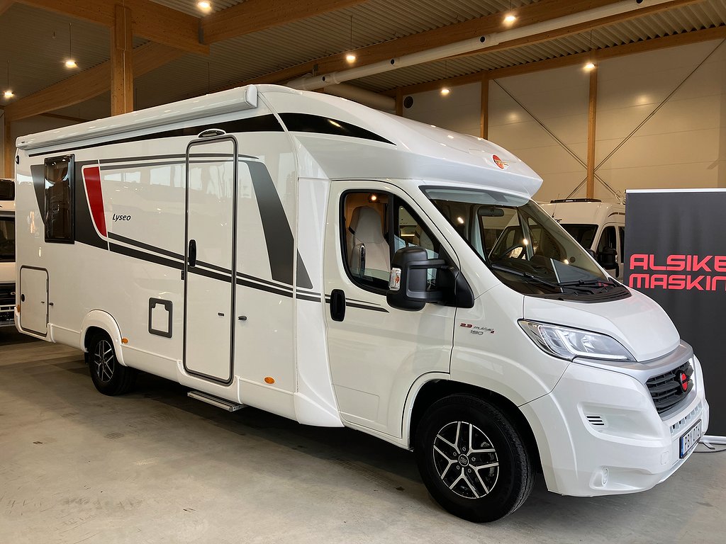 Lyseo 745 T - Bürstner Lyseo 745 T / Automat / Dubbla taksängar /