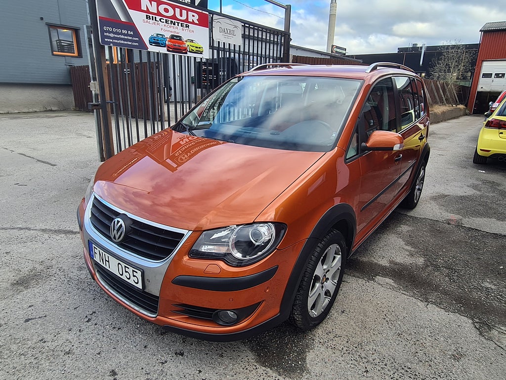 Volkswagen CrossTouran 7 Sits, 1.4 TSI , Drag, En Ägare , 10000 Mil
