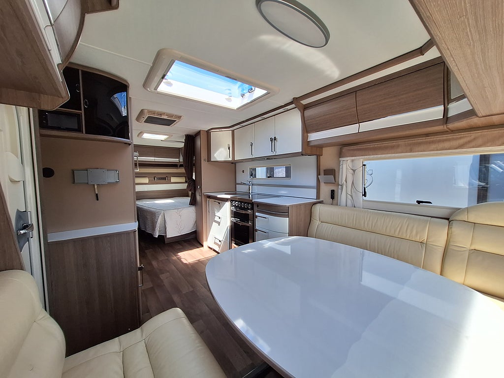 Kabe Royal 600 DXL KS Dubbelbädd, Dusch, Tält, AC