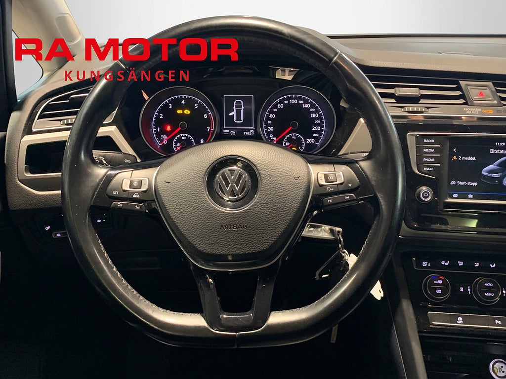 Volkswagen Touran 1.4 TSI, 150hk | Drag | Kamera | 7-sits | Värmare