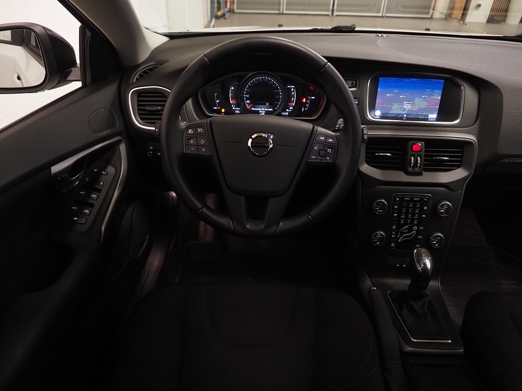 Volvo V40 Cross Country T3 152hk Kinetic Aut | Navi | PDC | 2019