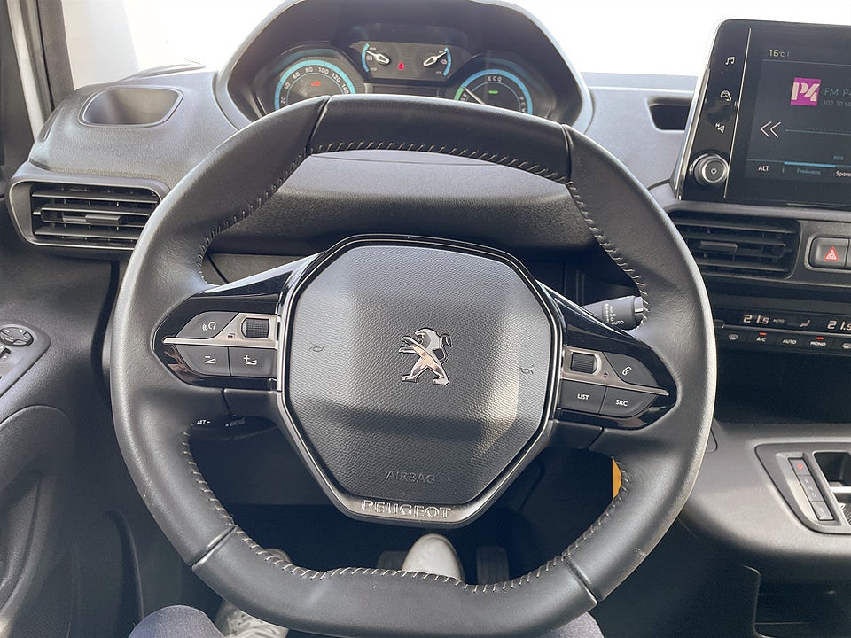 Bild på Peugeot e-Partner L1 PRO+ 50kWh CARPLAY NAVI FARTHÅLLARE