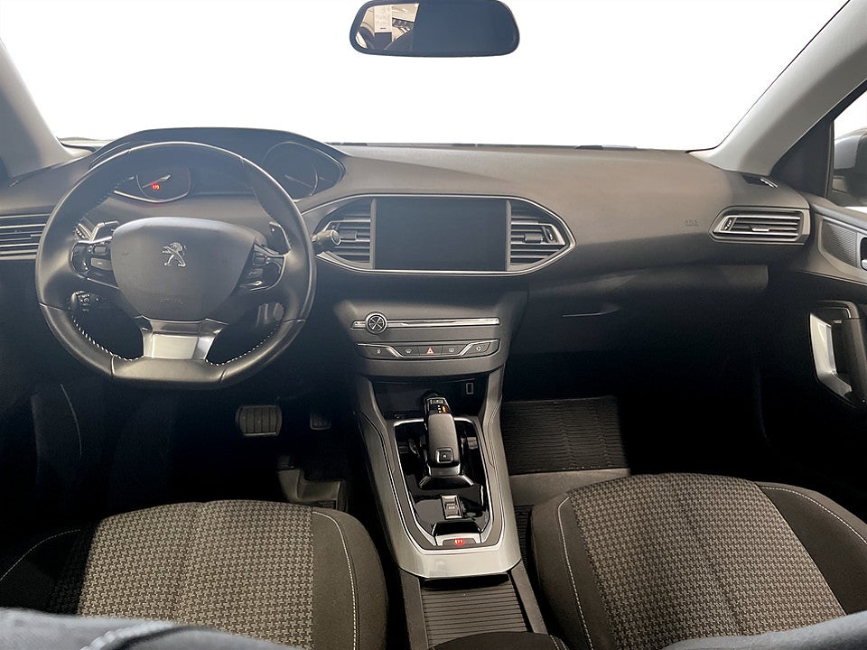 Bild på Peugeot 308 sw Active 1.2 PT 130hk Aut BACKSENSORER EN ÄGARE