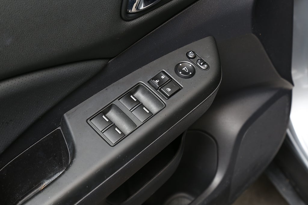 Honda CR-V 1,6 i-DTEC 160hk Executive AWD Aut Panorma Skinn Drag 2016