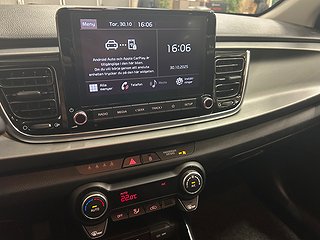 Halvkombi Kia Rio 19 av 22
