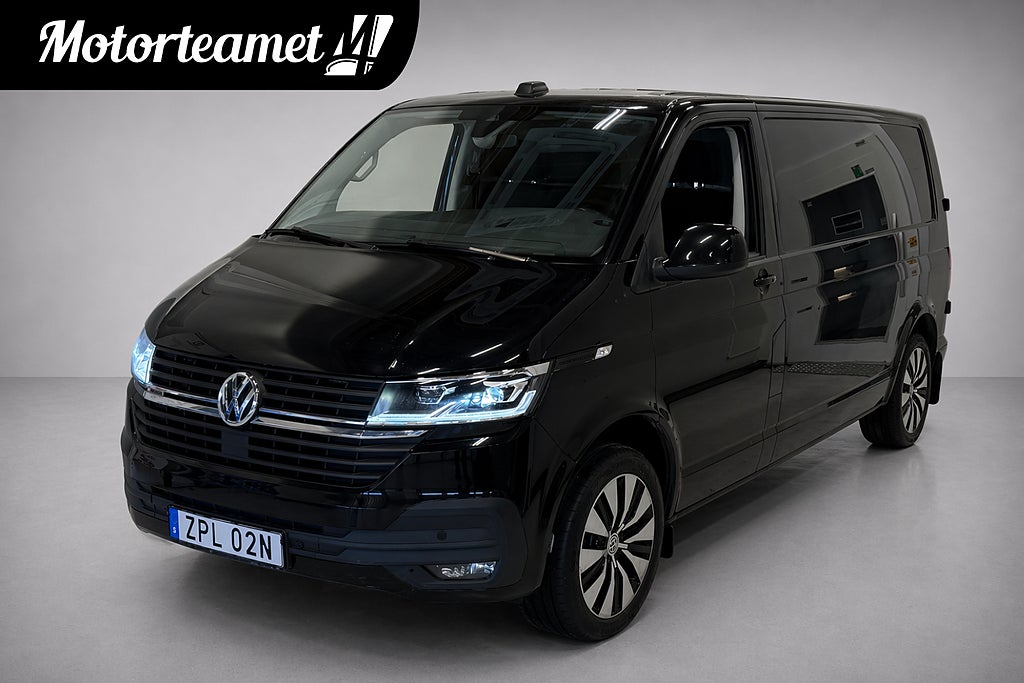 Volkswagen Transporter 2.0 TDI 199hk 4Motion LÅNG MOMS Cockpit D-värm Skåpvärm
