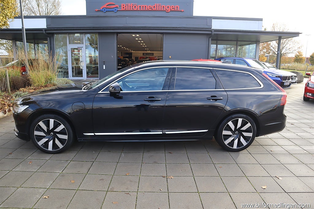 Volvo V90 T6 Recharge AWD 350hk Geartronic Core EditionMomsbil Drag Navi 1