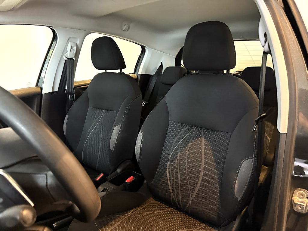 Peugeot 208 1.2 VTI EGS 82hk AUTOMAT LÅGMIL NYBES NYSERVAD DRAGKROK