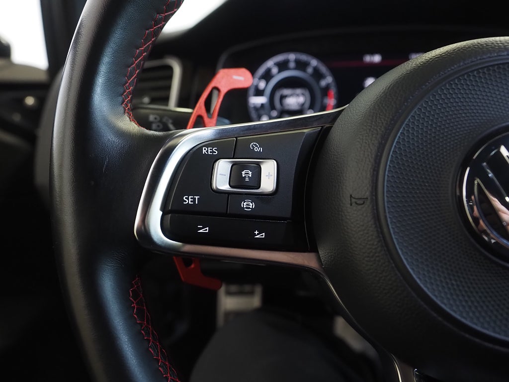 Volkswagen Golf GTI Performance 2.0 245hk DSG M-Värm Kamera Sportavgas 2020