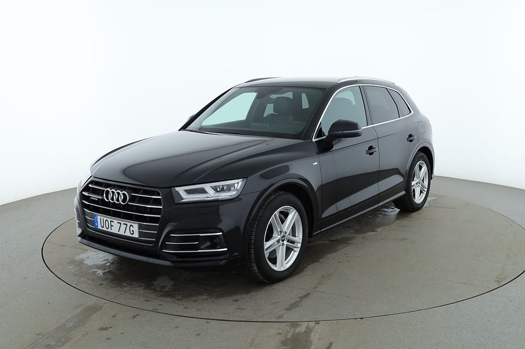 Audi Q5 55 TFSI e quattro S Line / Dragkrok, Backkamera