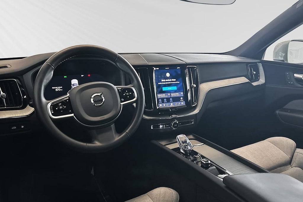Volvo XC60 T6 Plus Bright Edition Drag Panorama 360Kam