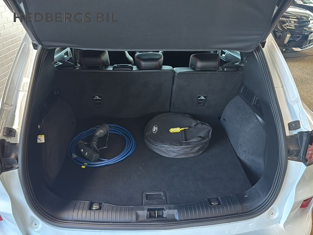 Ford Kuga ST-Line PHEV 224HK thumbnail