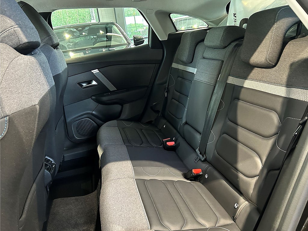 Bild på Citroën C4 Shine 1.2 PT 131hk Aut - B-KAMERA, CARPLAY