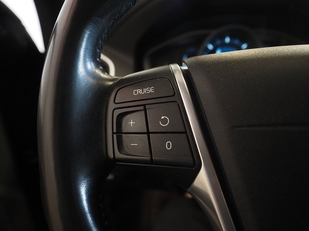 Volvo XC60 D3 150hk Momentum | D-värm | 2016