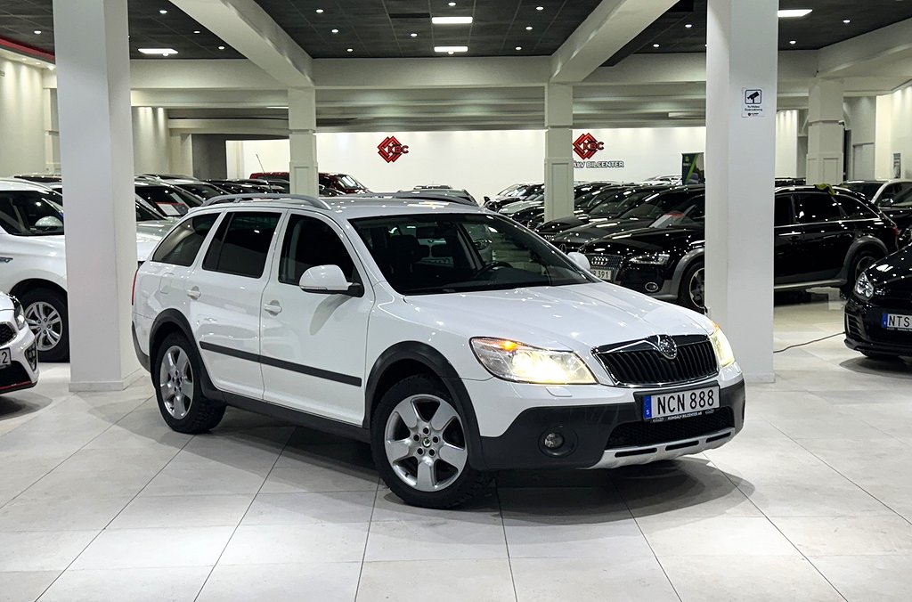 Skoda Octavia Scout 2.0TDI/4x4/Navi/D-Värm/Drag/NyServ/NyServ