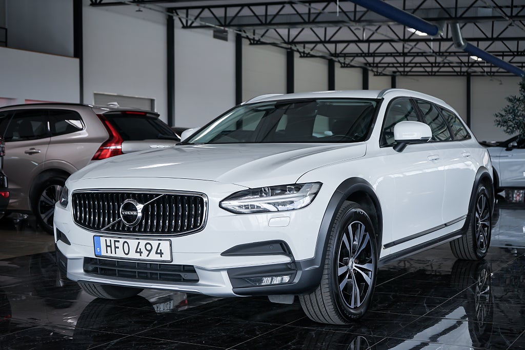 Volvo V90 Cross Country D4 AWD Geartronic Momentum 190hk Drag Carplay 