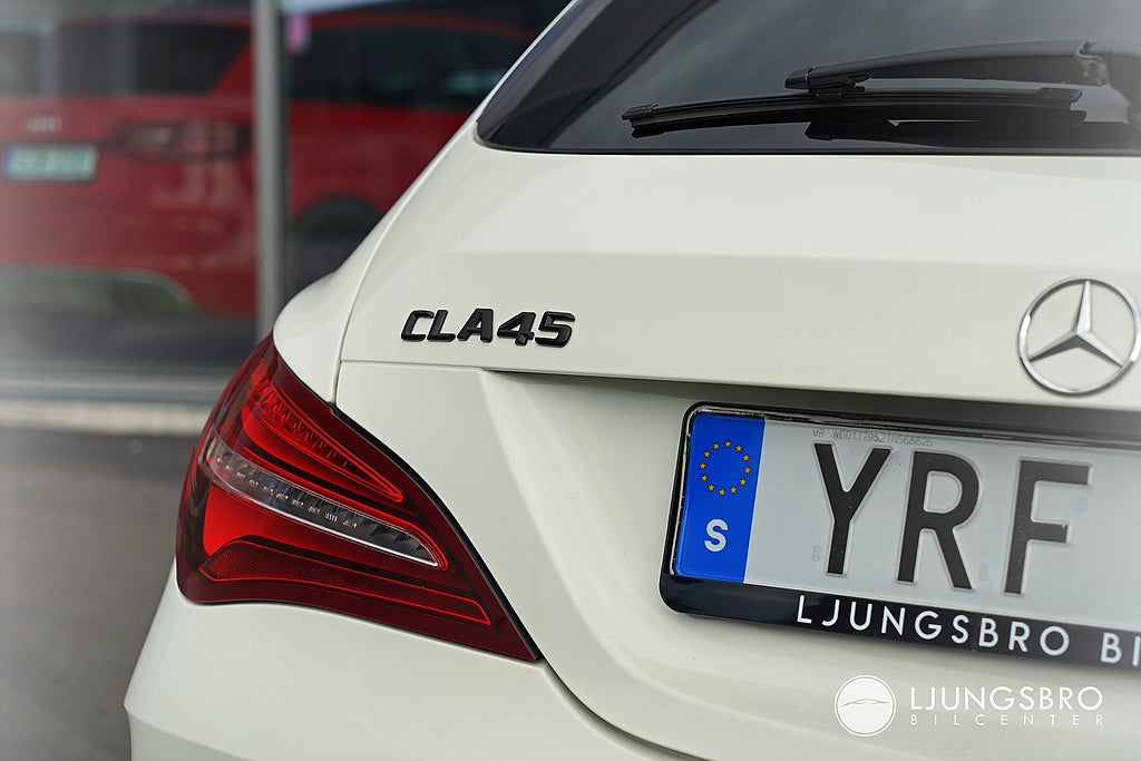 Mercedes-Benz CLA45 2018 - miniatyr 3