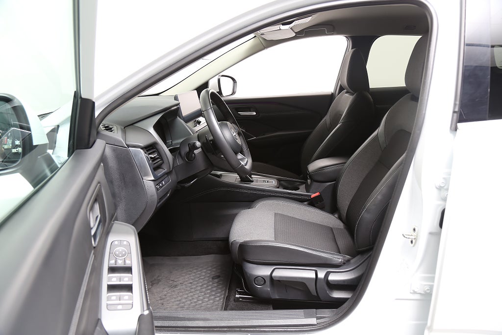 Nissan Qashqai 1,3 DIG-T XTRONIC-CVT 158hk N-Connecta Navi 360°-kamera 2025