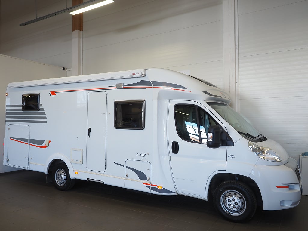 Carado T 448 Långbädd Markis AC 3850kg 2012