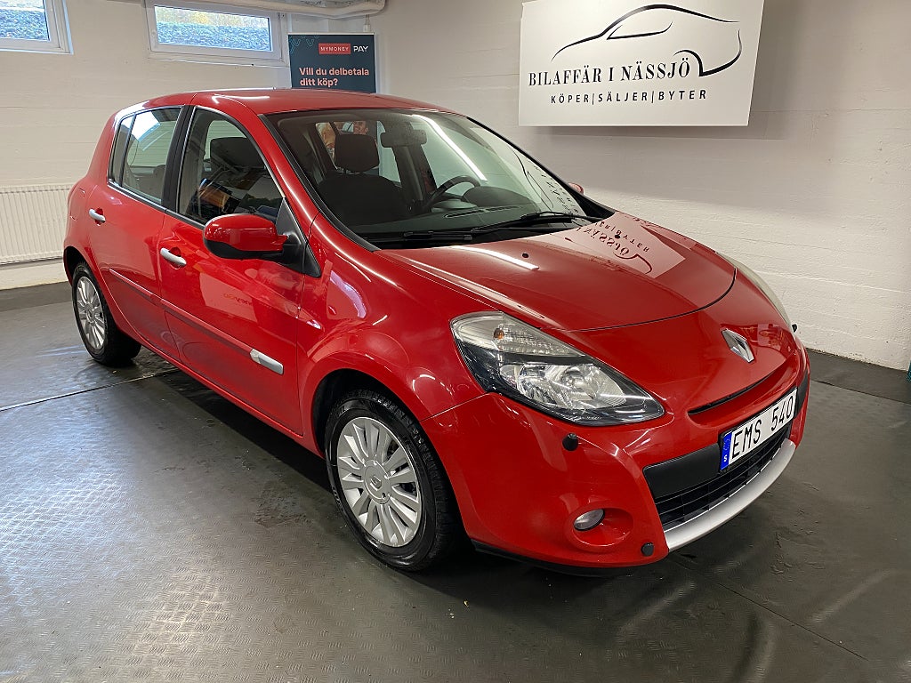 Renault Clio 5-dörrars Halvkombi 1.6 Automat Ny kamrem Besikta