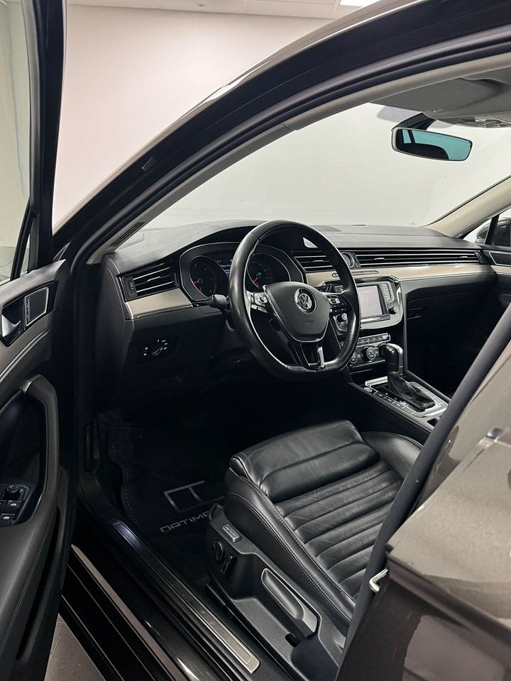 Volkswagen Passat 2016 - miniatyr 3