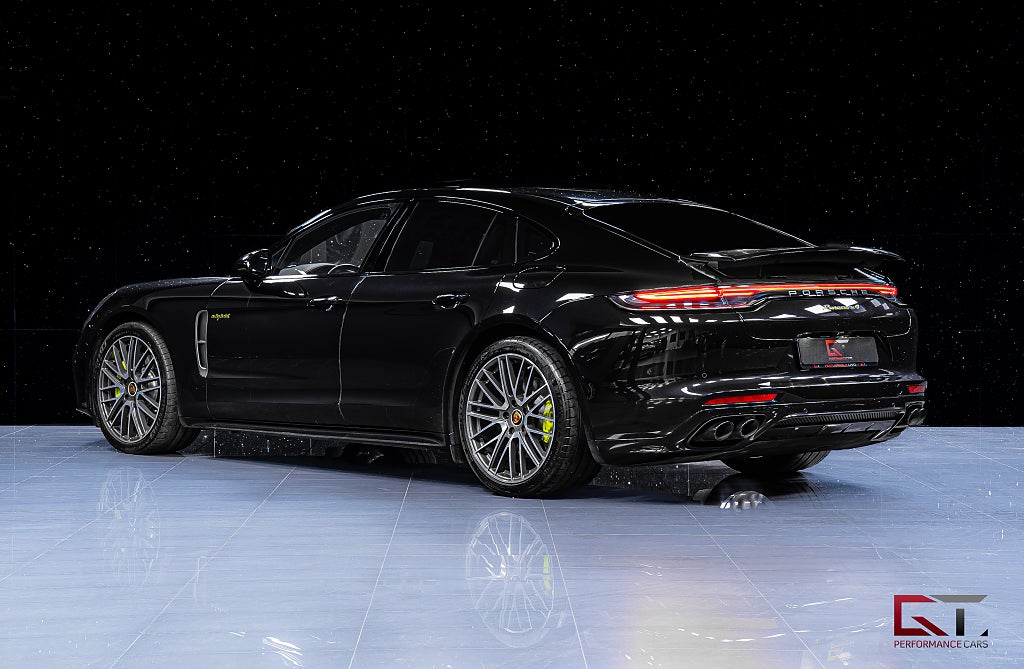 Porsche Panamera 4 E-Hyb Platinum Edt SportDesign Tvåtons Pano 21" BOSE