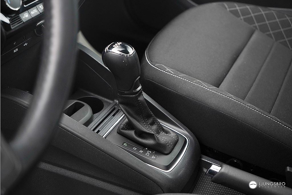 Skoda Fabia 1.2 TSI DSG 110hk / PDC / Lågmilad