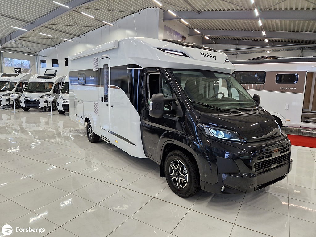 Hobby MAXIA T 740 WE / Långbädd, Toa bak