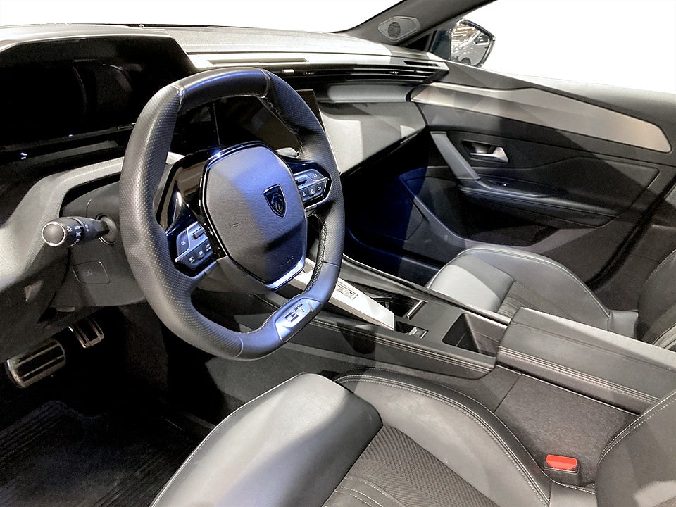 Bild på Peugeot 308 5D GT 1.2 PT 130hk Aut B-KAMERA CARPLAY