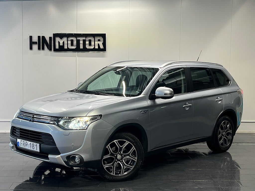 Mitsubishi Outlander PHEV CVT Business |Kamkedja|LågSkatt|BKam|Skinn|DRAG|