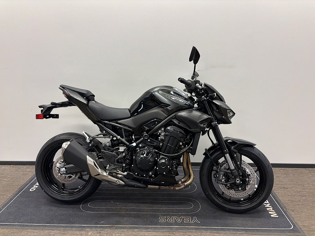 Kawasaki Z900 
