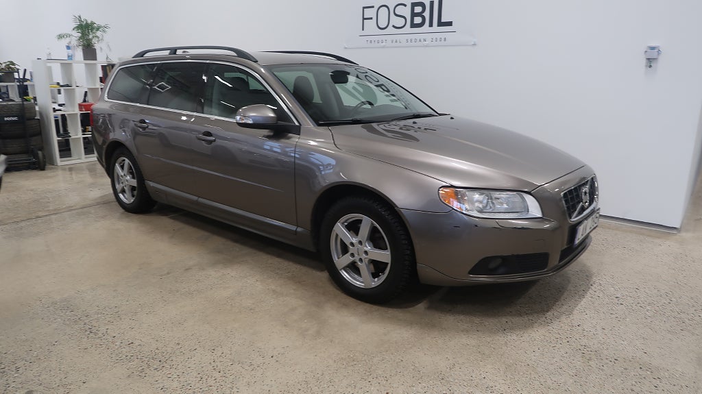 Volvo V70 *Kampanj 2000kr ICA* 2.0F Momentum Drag-SoV-Mvärme