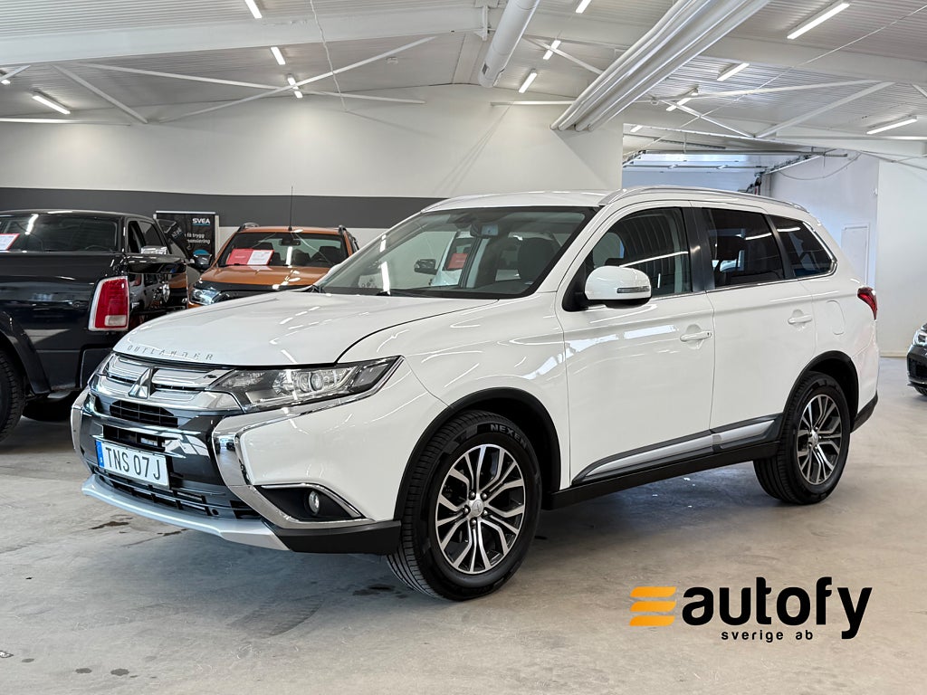 Mitsubishi Outlander 2.2 Di-D 4WD B-KAMERA 7-SITS NYBES EU6