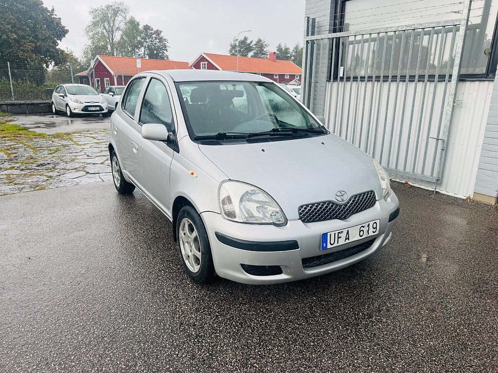 Toyota Yaris 1.0 VVT-i 65HK 5-D / 15300Mil